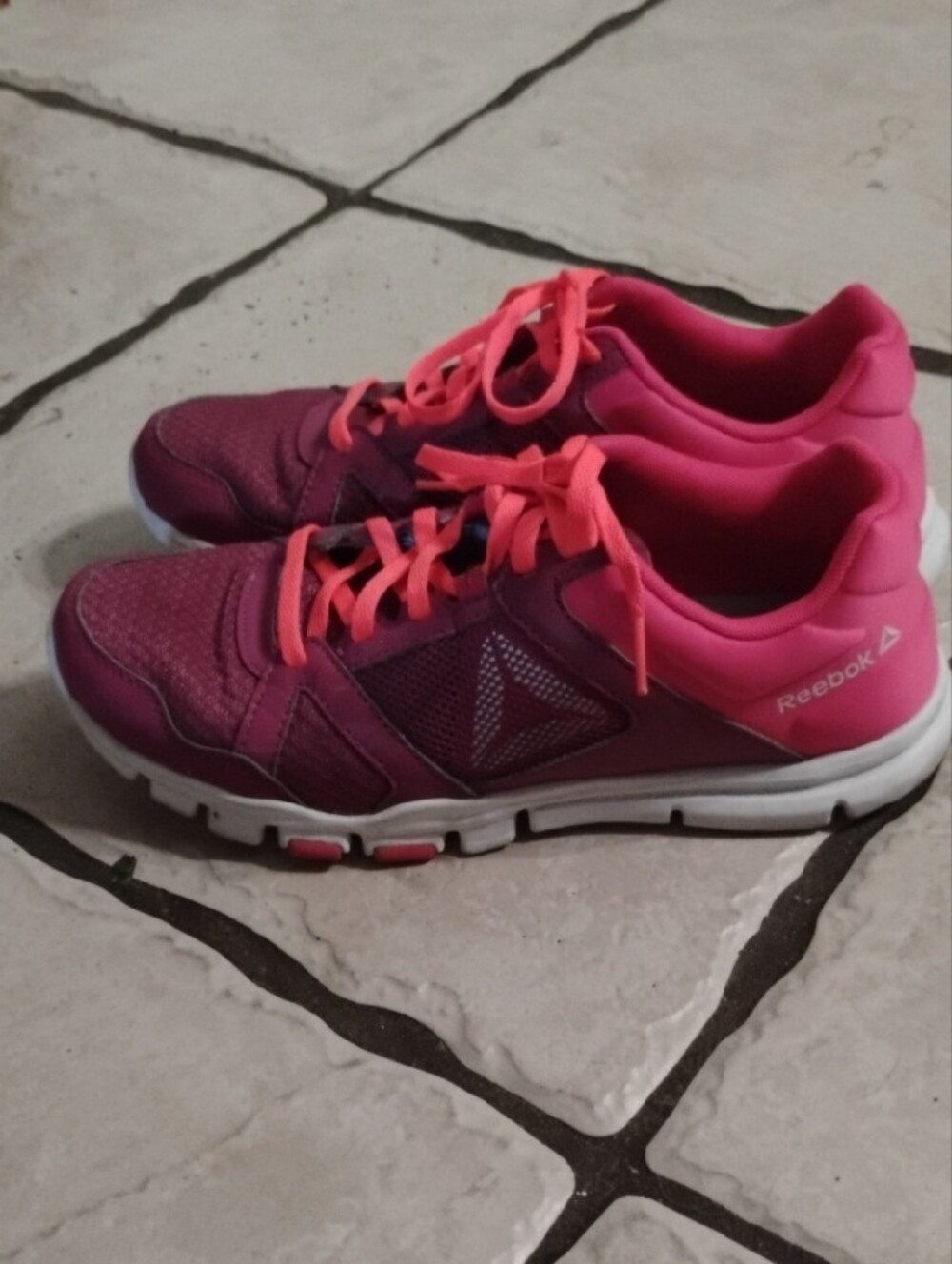 Women's Reebok Sneakers 10 - Picture 2 of 5